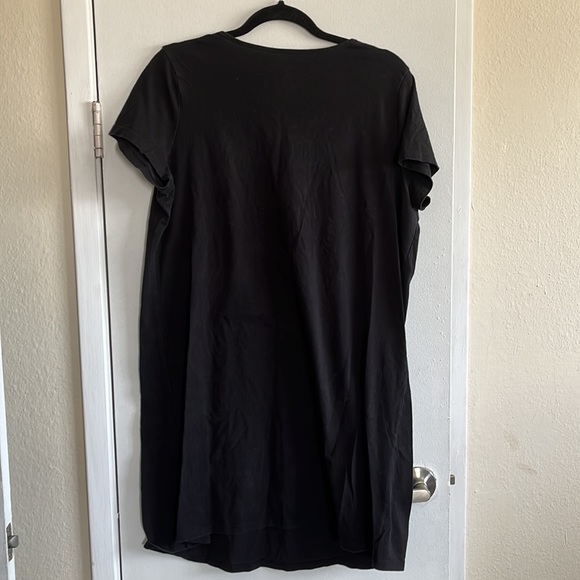 Christmas black night shirt - “Let me take an ELFIE” wording. Size L/XL - Picture 3 of 3